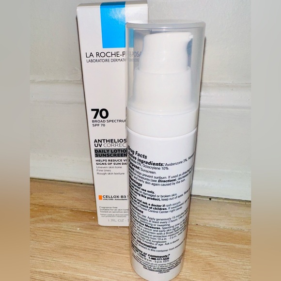 La Roche-Posay Anthelios UV Correct SPF 70 Daily Face Sunscreen with Niacinamide - Picture 8 of 12